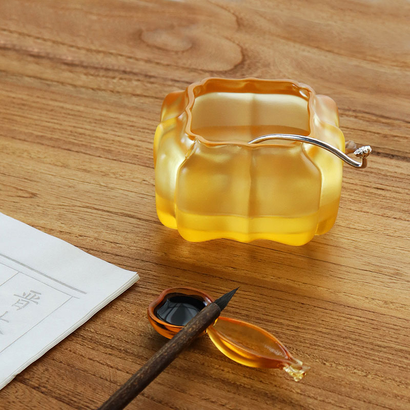 وعاء ماء زجاجي كريستالي أرجواني على شكل يقطين