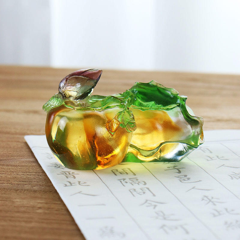 الحلي النحتية المصنوعة من الزجاج البلوري الملون على شكل البرسيمون