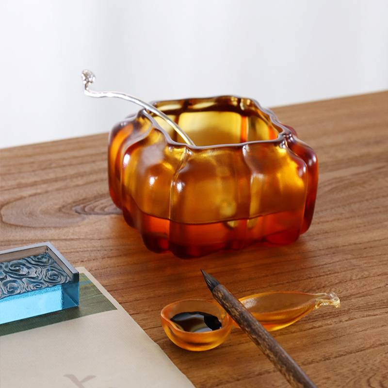 وعاء ماء زجاجي كريستالي أرجواني على شكل يقطين