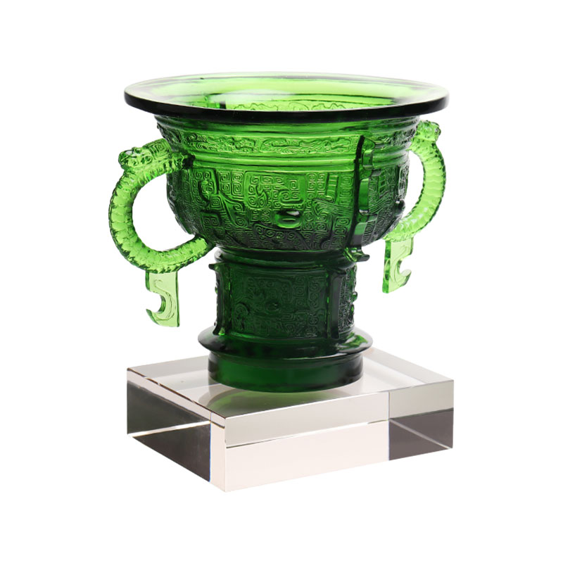 حامل ثلاثي صيني بمقبض آذان تنين ونمط شوكة