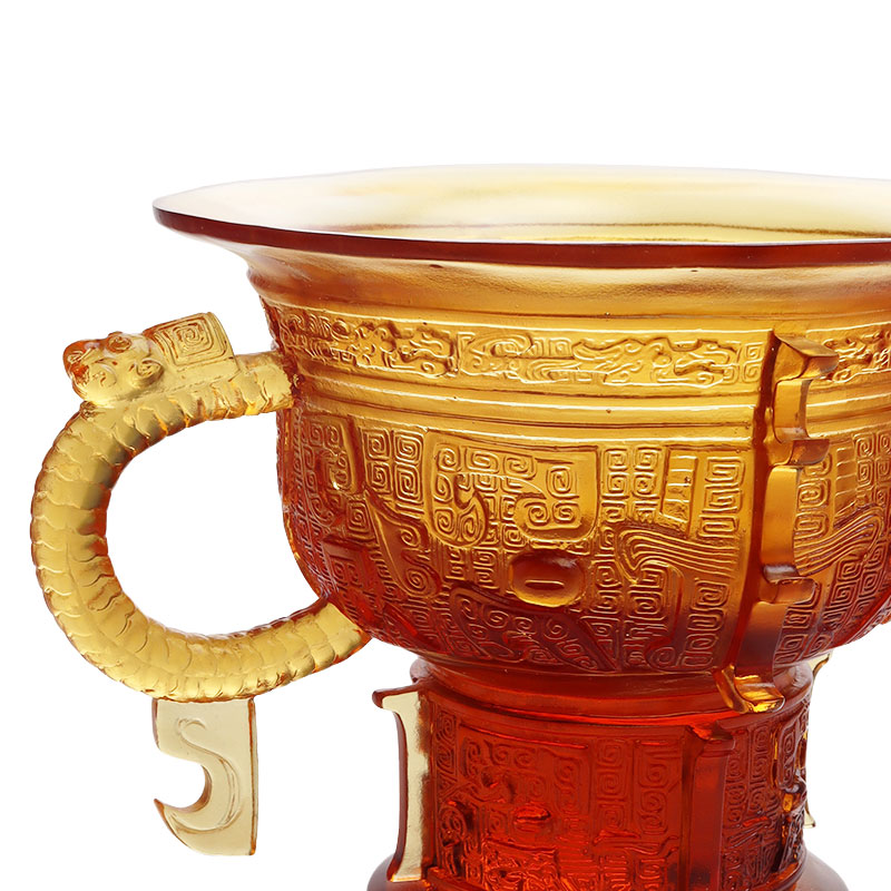 حامل ثلاثي صيني بمقبض آذان تنين ونمط شوكة