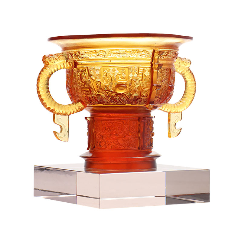 حامل ثلاثي صيني بمقبض آذان تنين ونمط شوكة