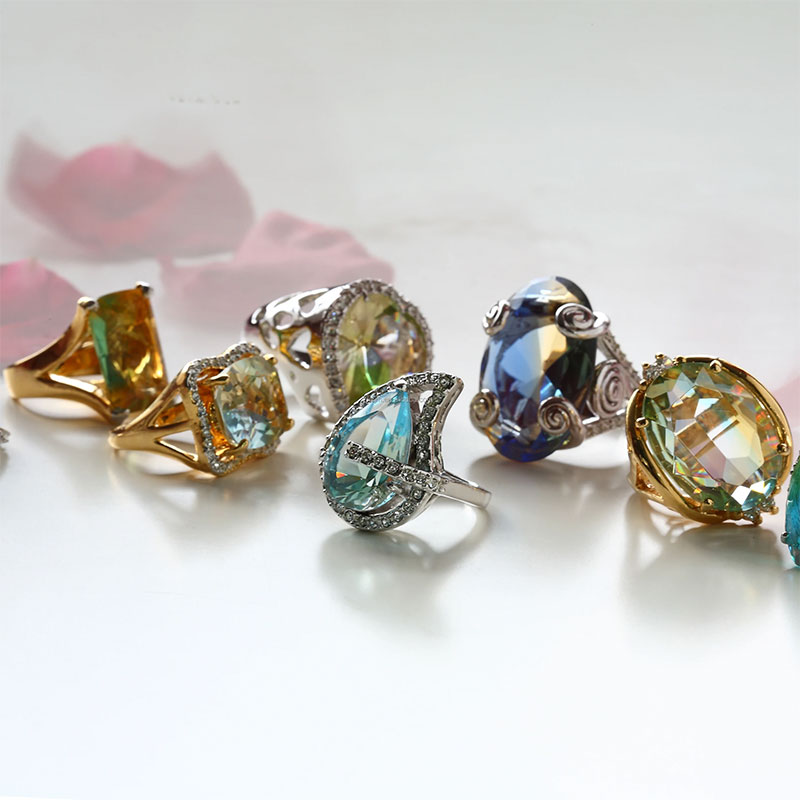 خاتم من الزجاج المقطوع على شكل دمعة