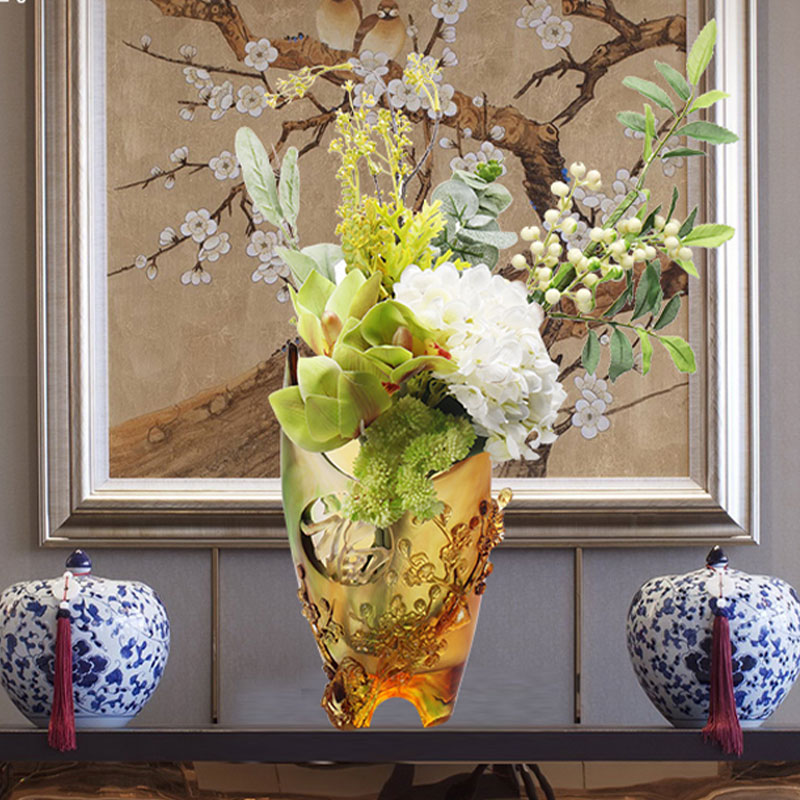 ديكورات المنزل مزهرية زجاجية كهرمانية بتصميم منحوت على شكل زهر البرقوق