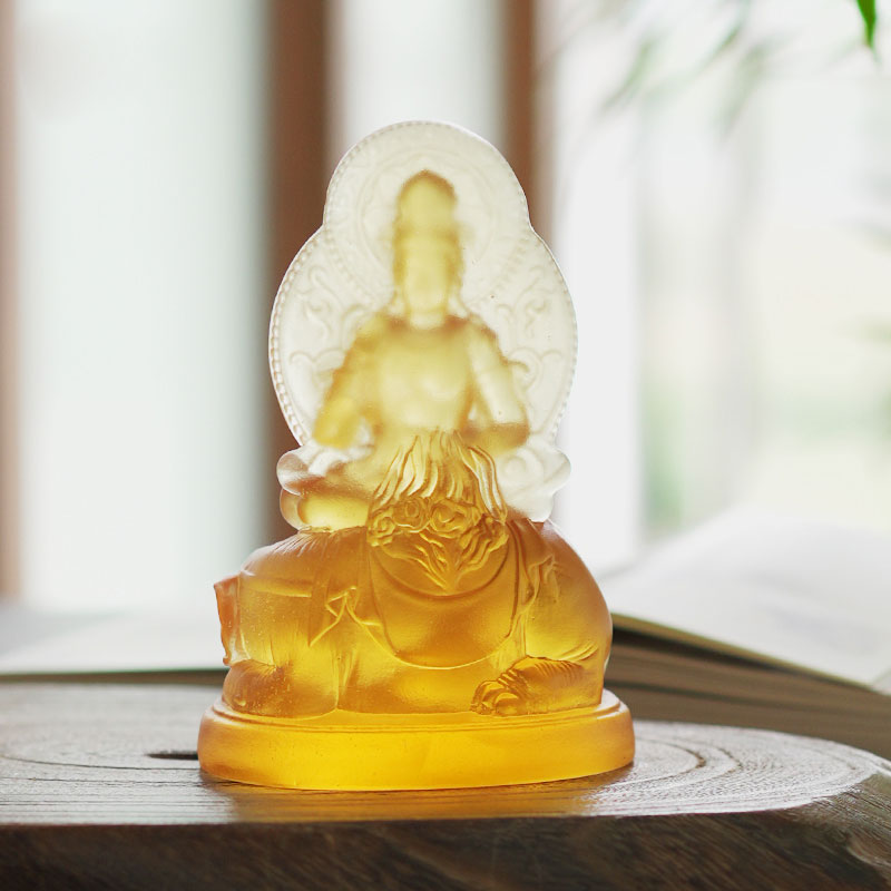 تمثال سامانتابهادرا بوديساتفا الزجاجي