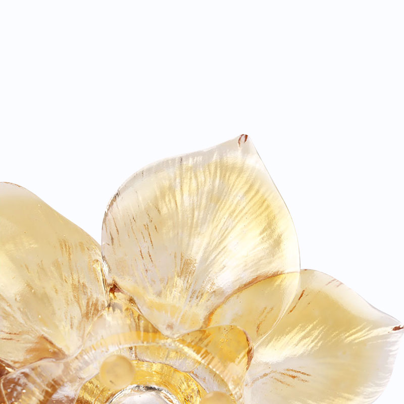 حامل شموع زجاجي على شكل بتلة