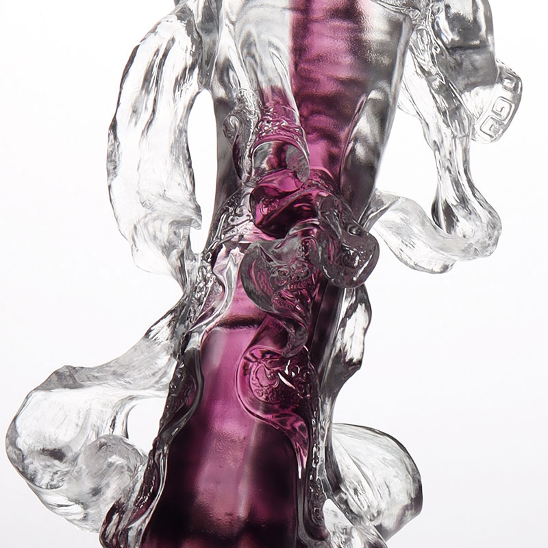 حلي فنية على شكل شخصية زجاجية من فلاينج بيوتي