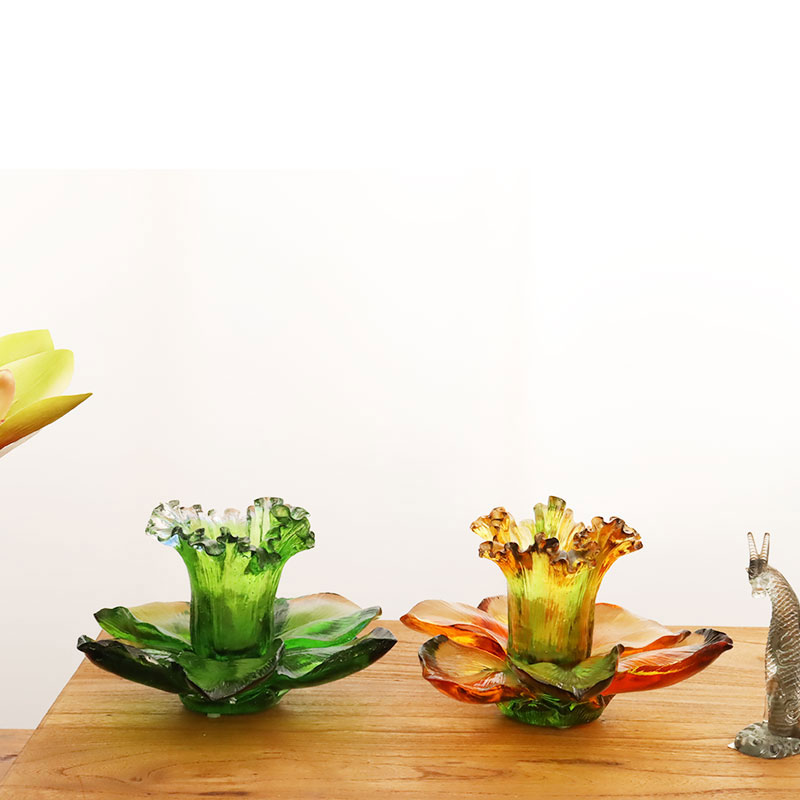 حامل شموع زجاجي على شكل بتلة