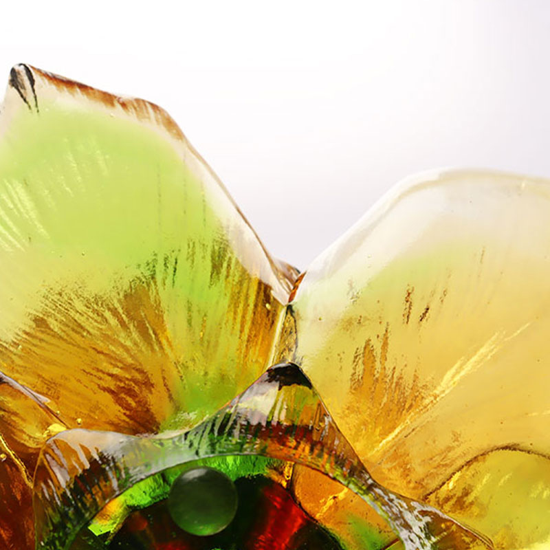 حامل شموع زجاجي على شكل بتلة