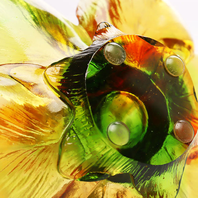 حامل شموع زجاجي على شكل بتلة