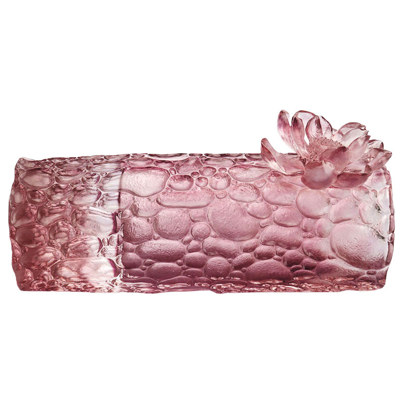 مزهرية زجاجية باللون الأرجواني الوردي