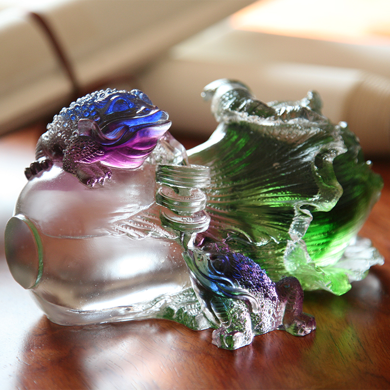 الحلي النحت الضفدع الذهبي والزجاج والكريستال