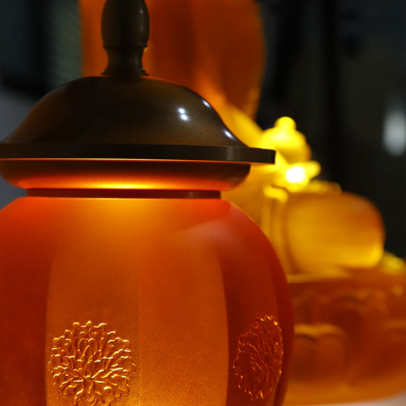 مجموعة عروض الزجاج الذهبي من سلسلة 