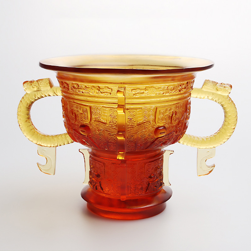 حامل ثلاثي صيني بمقبض آذان تنين ونمط شوكة