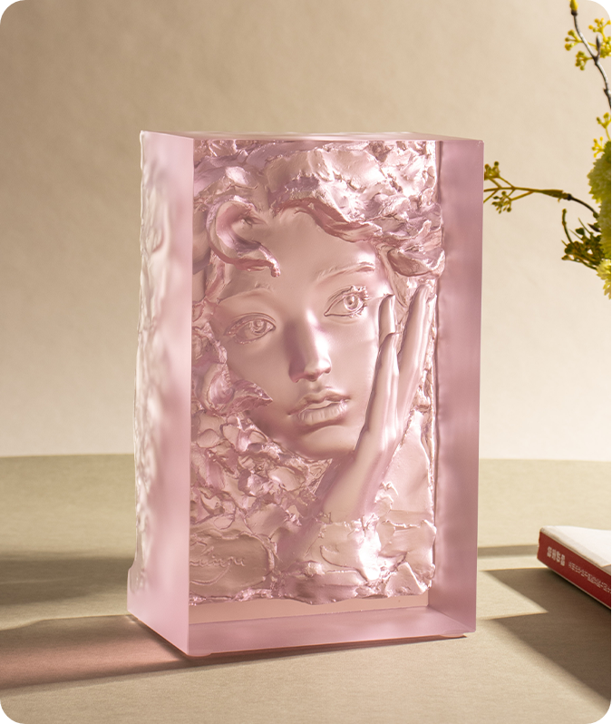 رفعت العيون